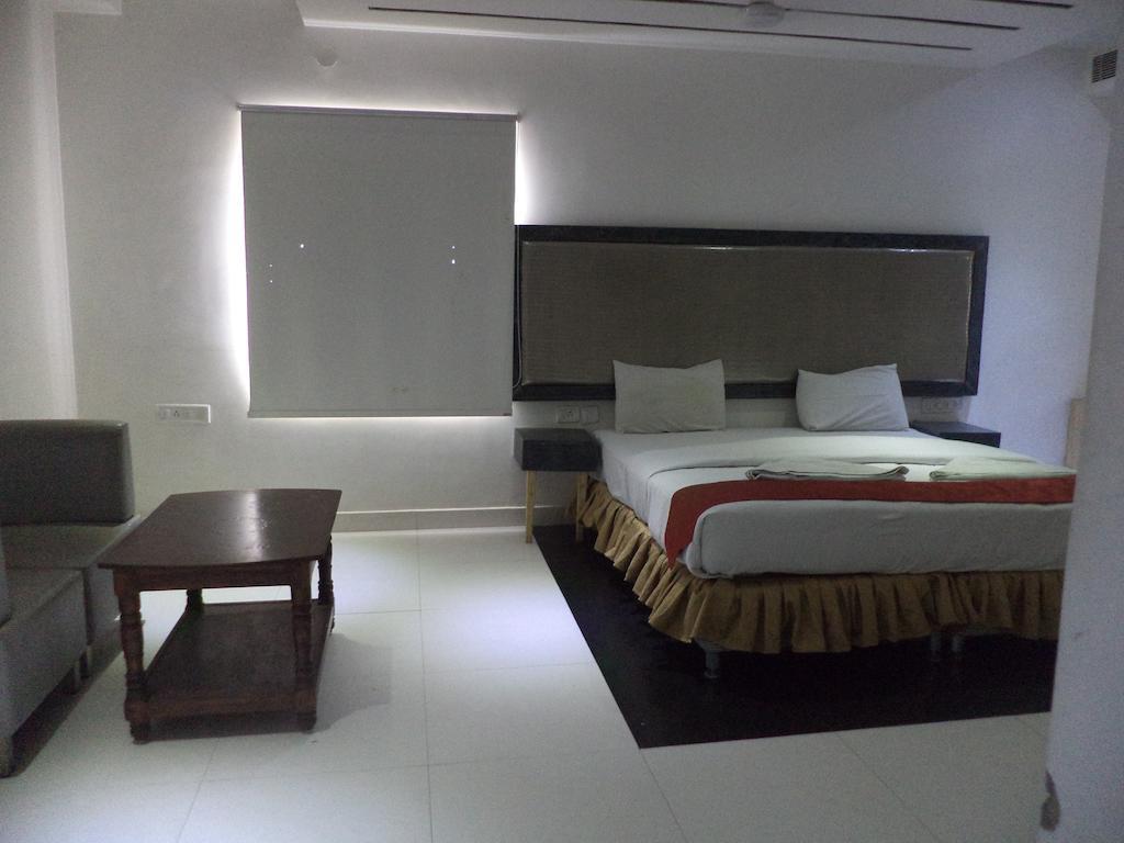 Hotel O Palak Residency Near Erragadda Metro Station Hyderabad Exterior foto