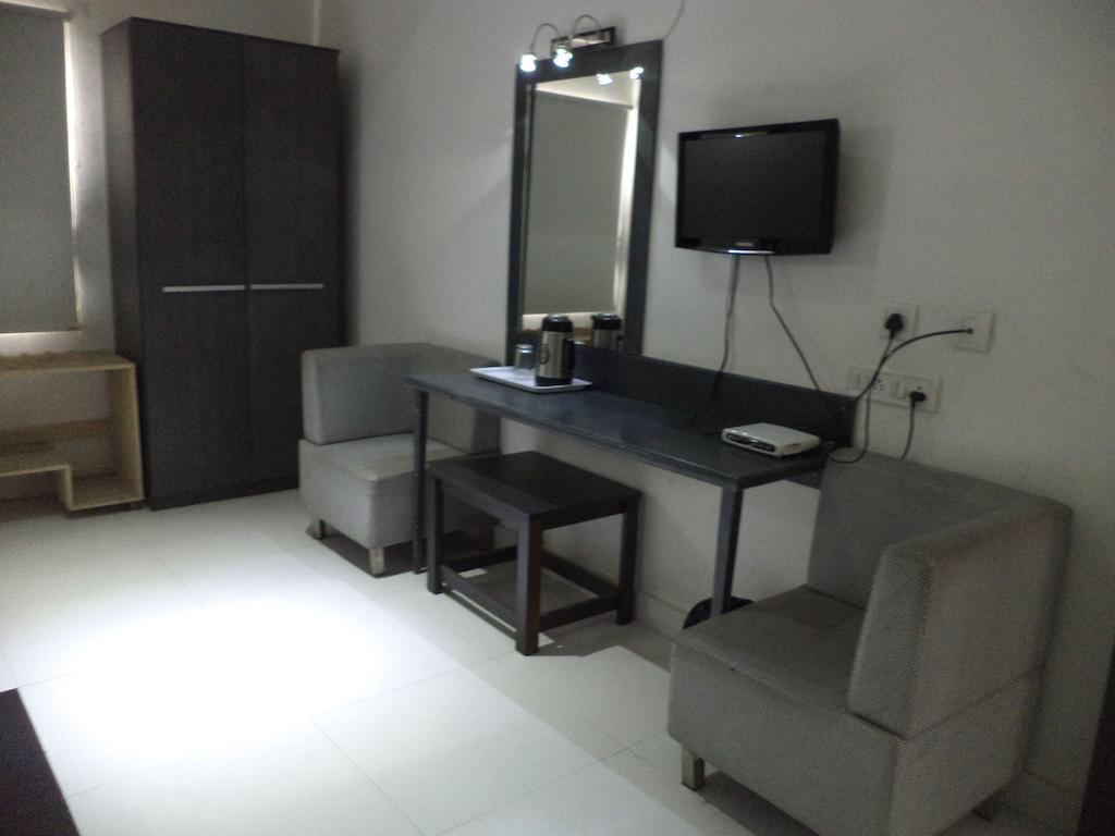 Hotel O Palak Residency Near Erragadda Metro Station Hyderabad Exterior foto