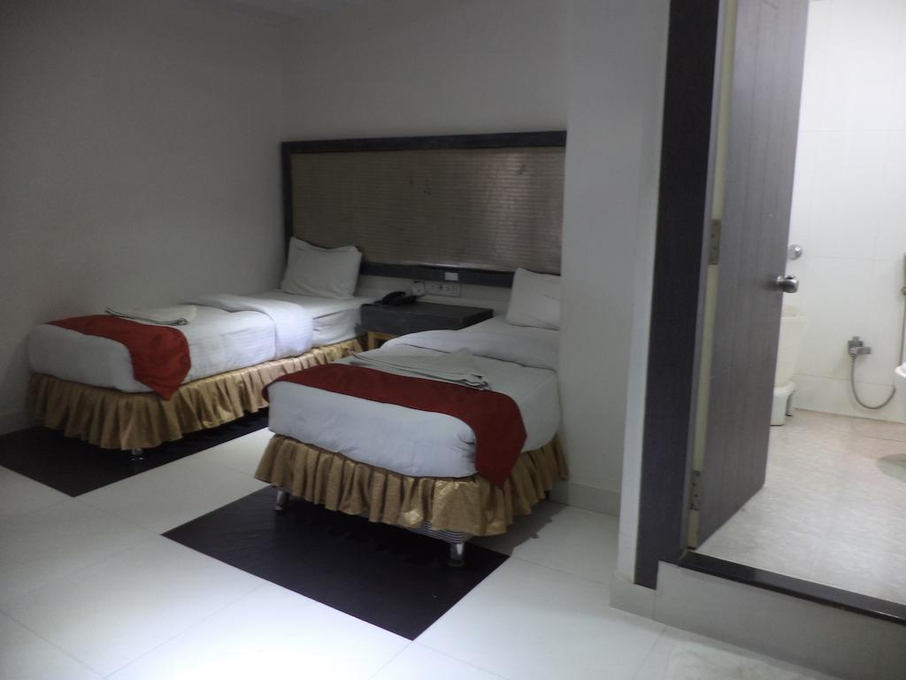 Hotel O Palak Residency Near Erragadda Metro Station Hyderabad Exterior foto
