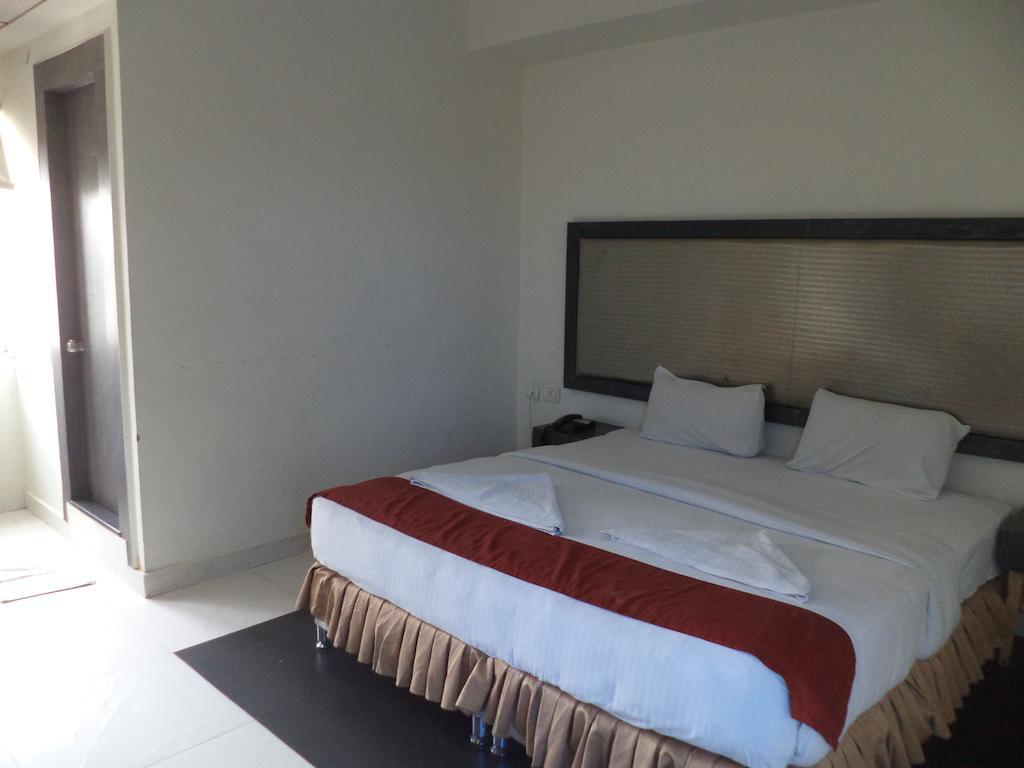 Hotel O Palak Residency Near Erragadda Metro Station Hyderabad Exterior foto